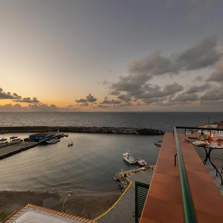 Apartman Relais Del Mare Con Terrazza Fronte Mare Free Parking Massa Lubrense