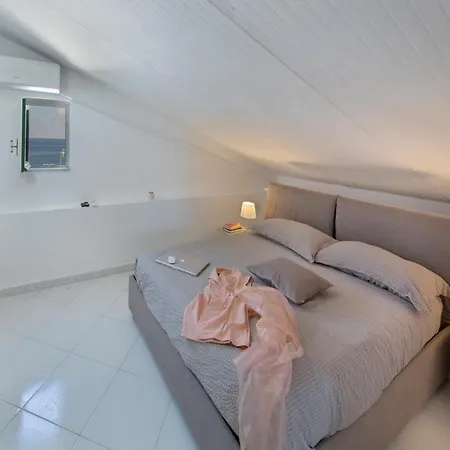 Relais Del Mare Con Terrazza Fronte Mare Free Parking Apartament Massa Lubrense