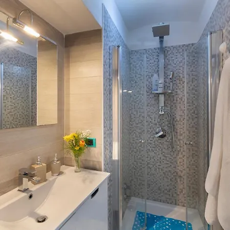 Apartament Relais Del Mare Con Terrazza Fronte Mare Free Parking Massa Lubrense