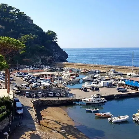 Relais Del Mare Con Terrazza Fronte Mare Free Parking Apartment Massa Lubrense