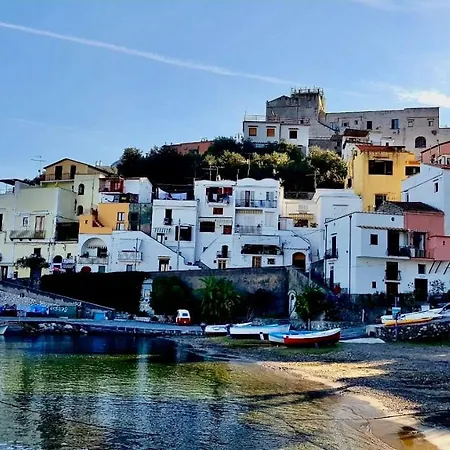 Relais Del Mare Con Terrazza Fronte Mare Free Parking Massa Lubrense