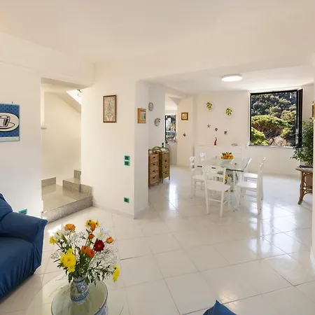 Relais Del Mare Con Terrazza Fronte Mare Free Parking * Massa Lubrense