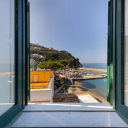 Relais Del Mare Con Terrazza Fronte Mare Free Parking Massa Lubrense